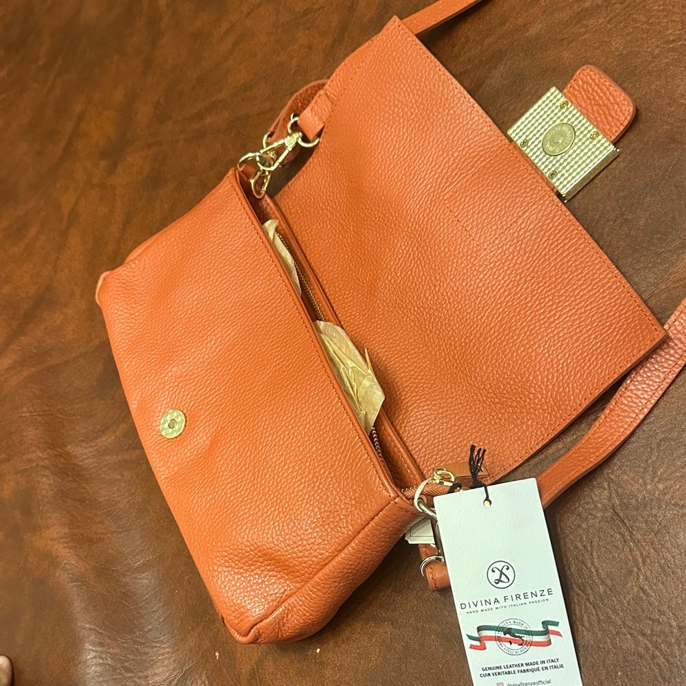 Divina Firenze Genuine Leather Crossbody Bag - Picture 4 of 6